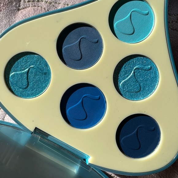 glamlite Makeup Glamlite Hershey Kiss Eyeshadow Palette Cookies N Creme Poshmark